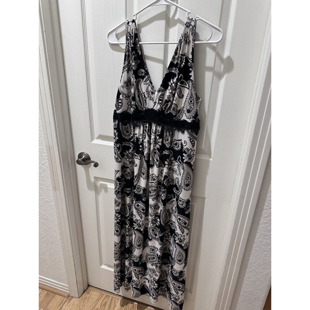 Soma Intimates Long Maxi Nightgown Size Large Sleeveless Paisley Black/White